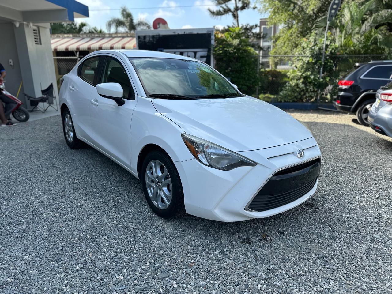 Toyota  SEDAN